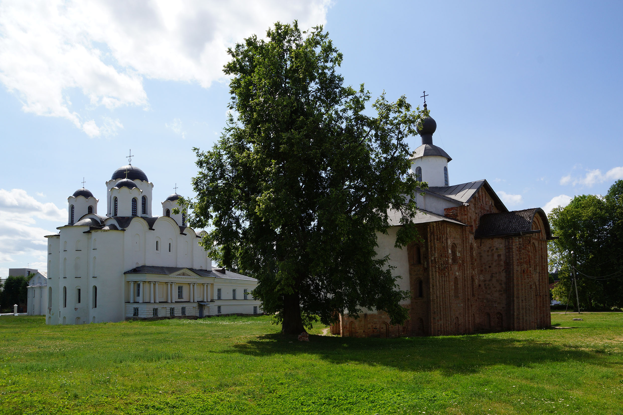 Церкви Ярославово Дворища Новгород